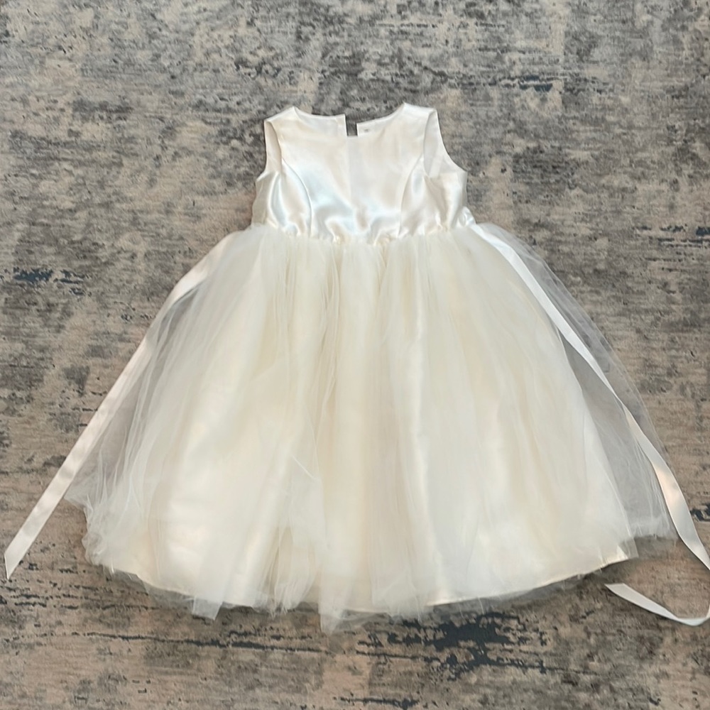 David’s Bridal Flower girl dress size 8